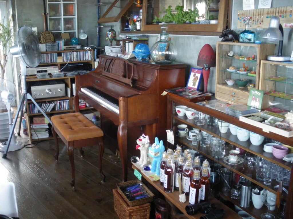 Cafe Kubama Piano and Bar