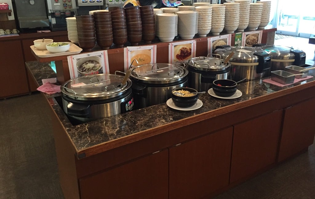 Hot curry, rice and soup buffet
