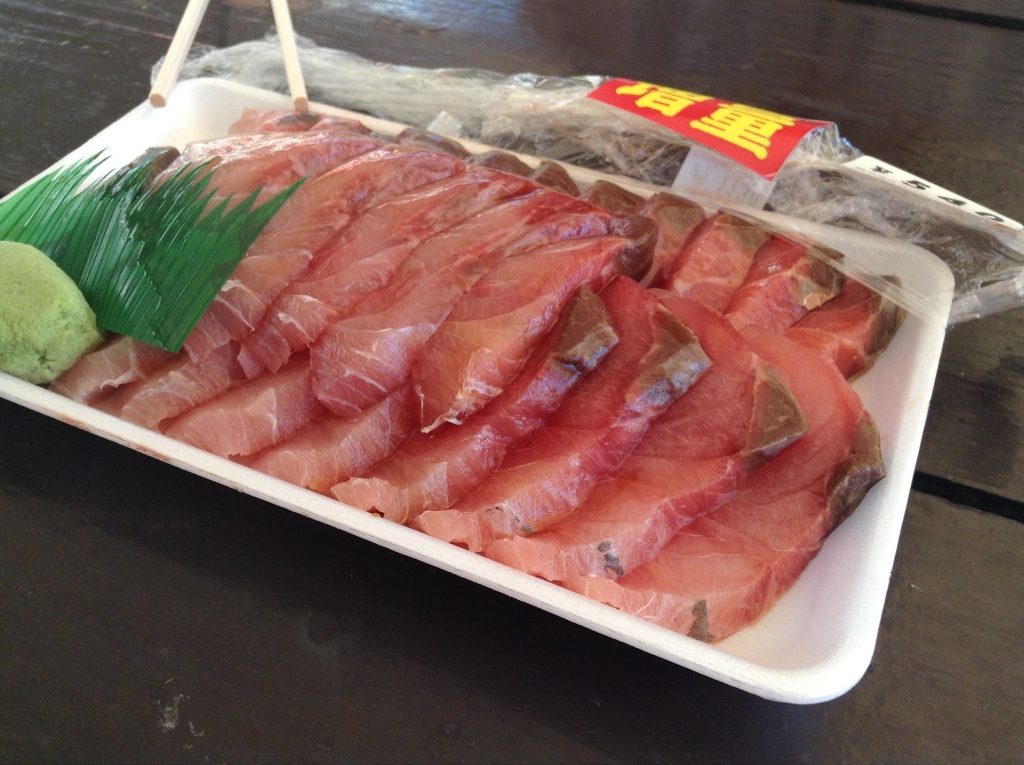 Freshly cut sushi at Uminchu